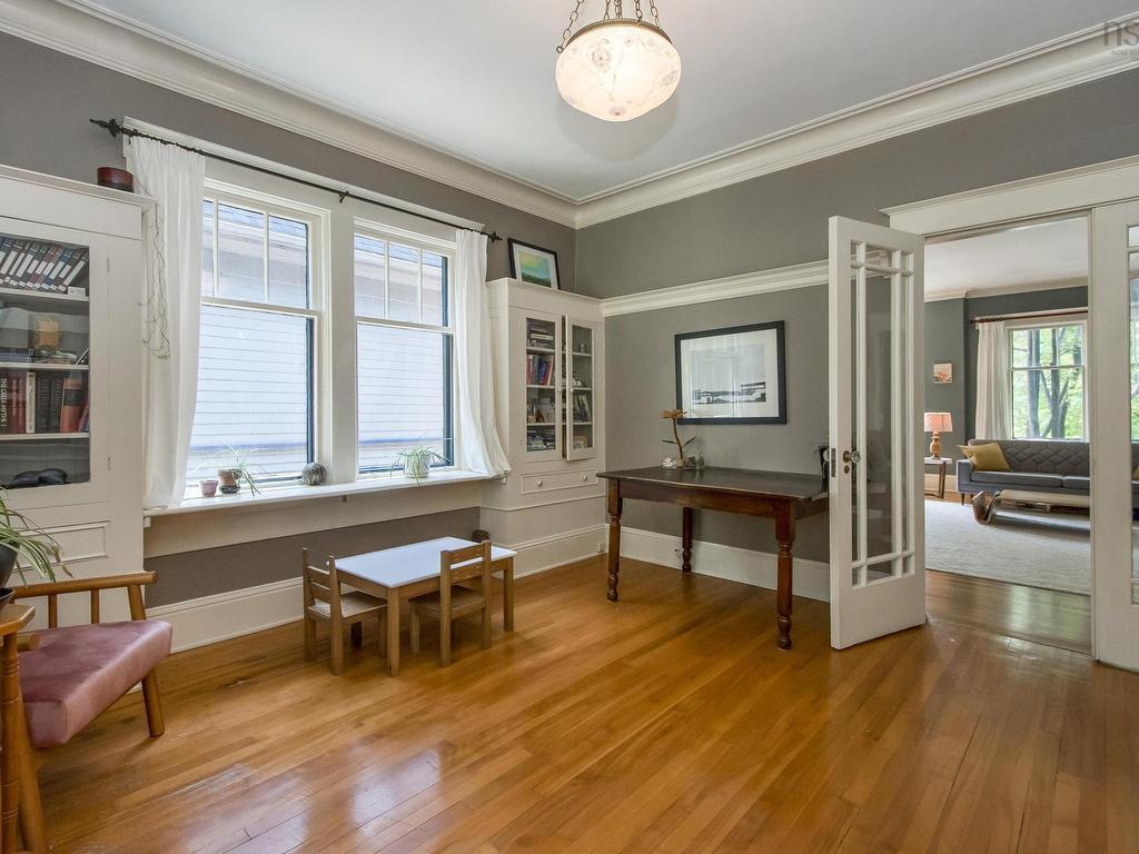 












1589 Larch Street

,
Halifax,




NS
B3H 3W9

