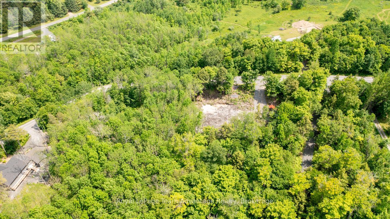 












40 SUNNYSHORE PARK DRIVE

,
McKellar,







Ontario
P2A0B5

