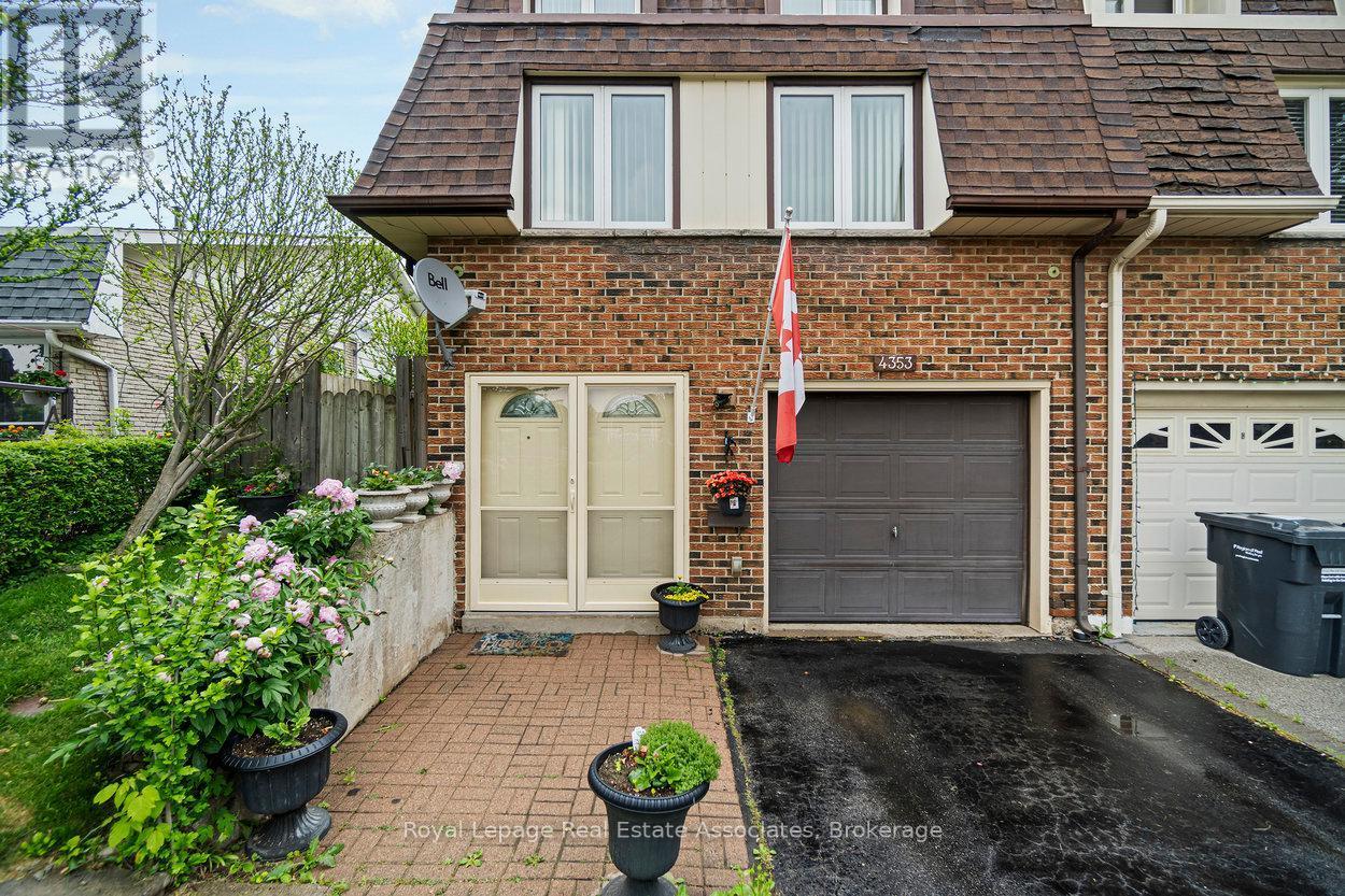 












4353 BRANDON GATE DRIVE

,
Mississauga,




Ontario
L4T3K6


