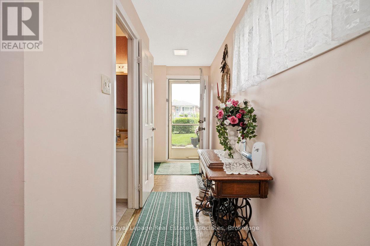 












4353 BRANDON GATE DRIVE

,
Mississauga,




Ontario
L4T3K6

