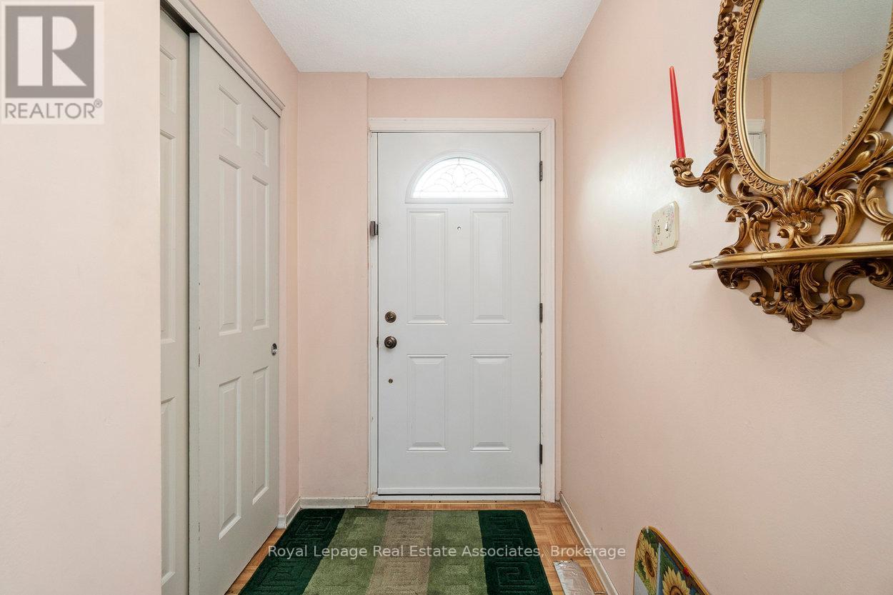 












4353 BRANDON GATE DRIVE

,
Mississauga,




Ontario
L4T3K6

