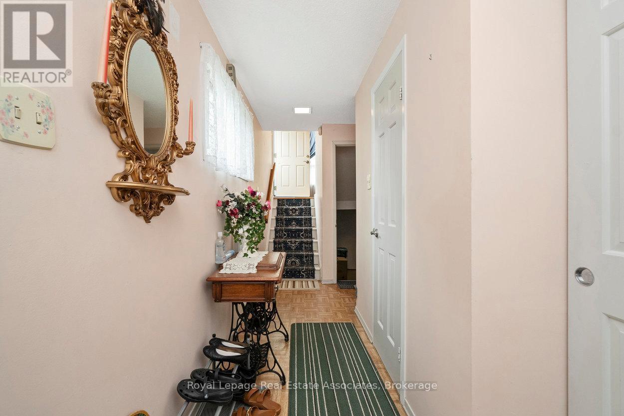 












4353 BRANDON GATE DRIVE

,
Mississauga,




Ontario
L4T3K6

