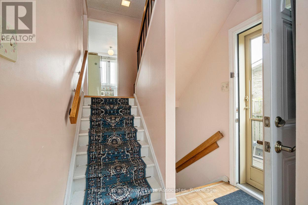 












4353 BRANDON GATE DRIVE

,
Mississauga,




Ontario
L4T3K6

