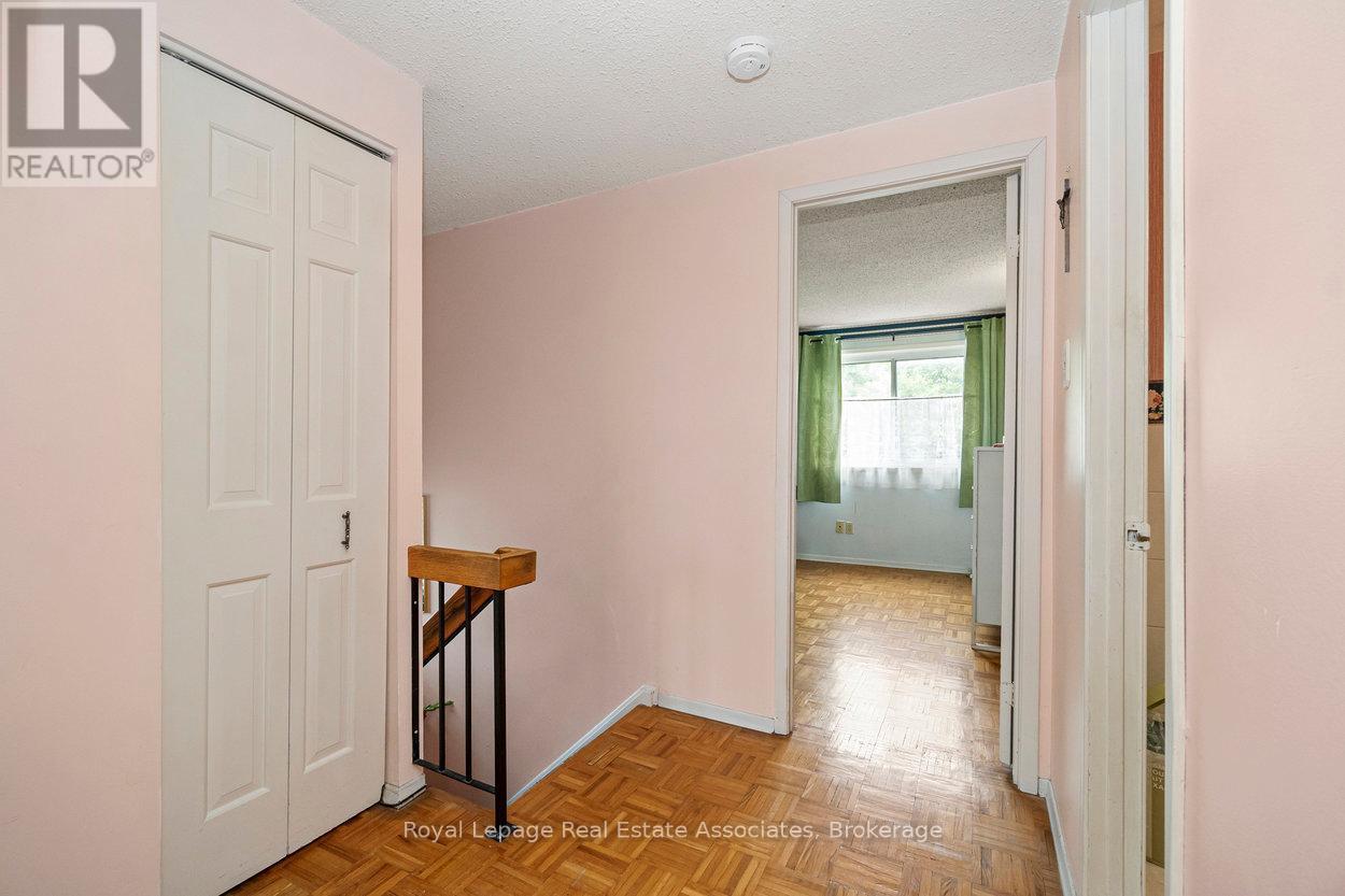 












4353 BRANDON GATE DRIVE

,
Mississauga,




Ontario
L4T3K6

