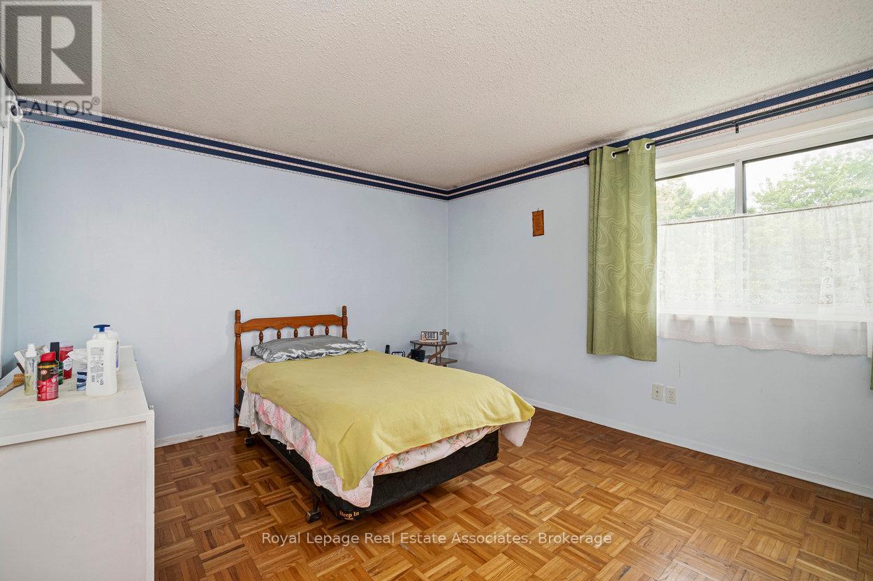 












4353 BRANDON GATE DRIVE

,
Mississauga,




Ontario
L4T3K6

