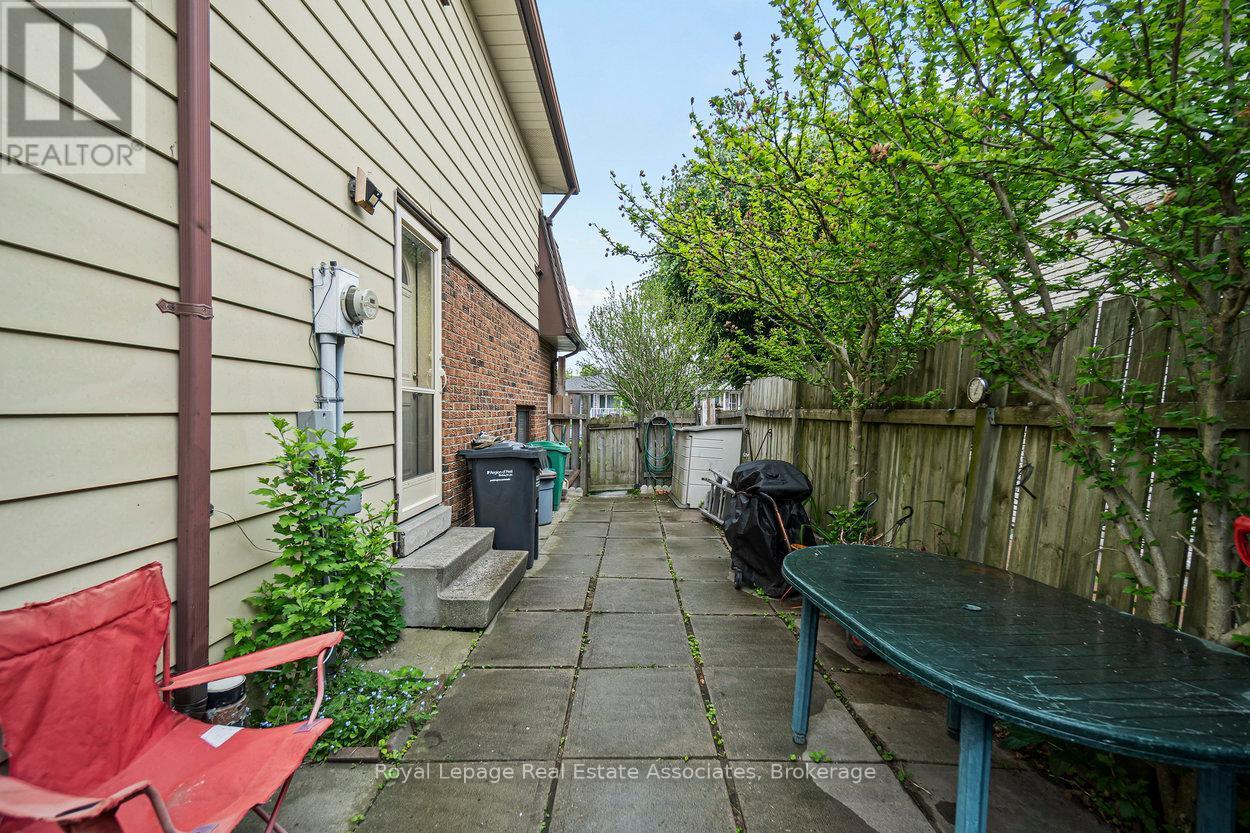












4353 BRANDON GATE DRIVE

,
Mississauga,




Ontario
L4T3K6

