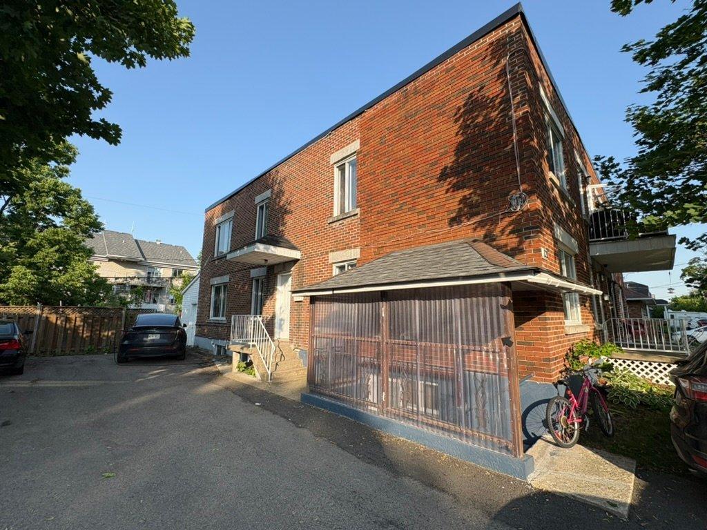 









121


Rue Houle

,
Saint-Eustache,




QC
J7P2L5

