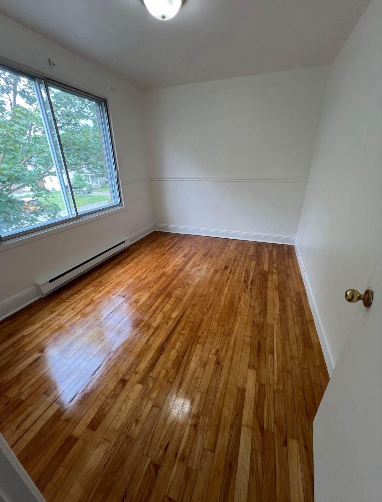 









121


Rue Houle

,
Saint-Eustache,




QC
J7P2L5

