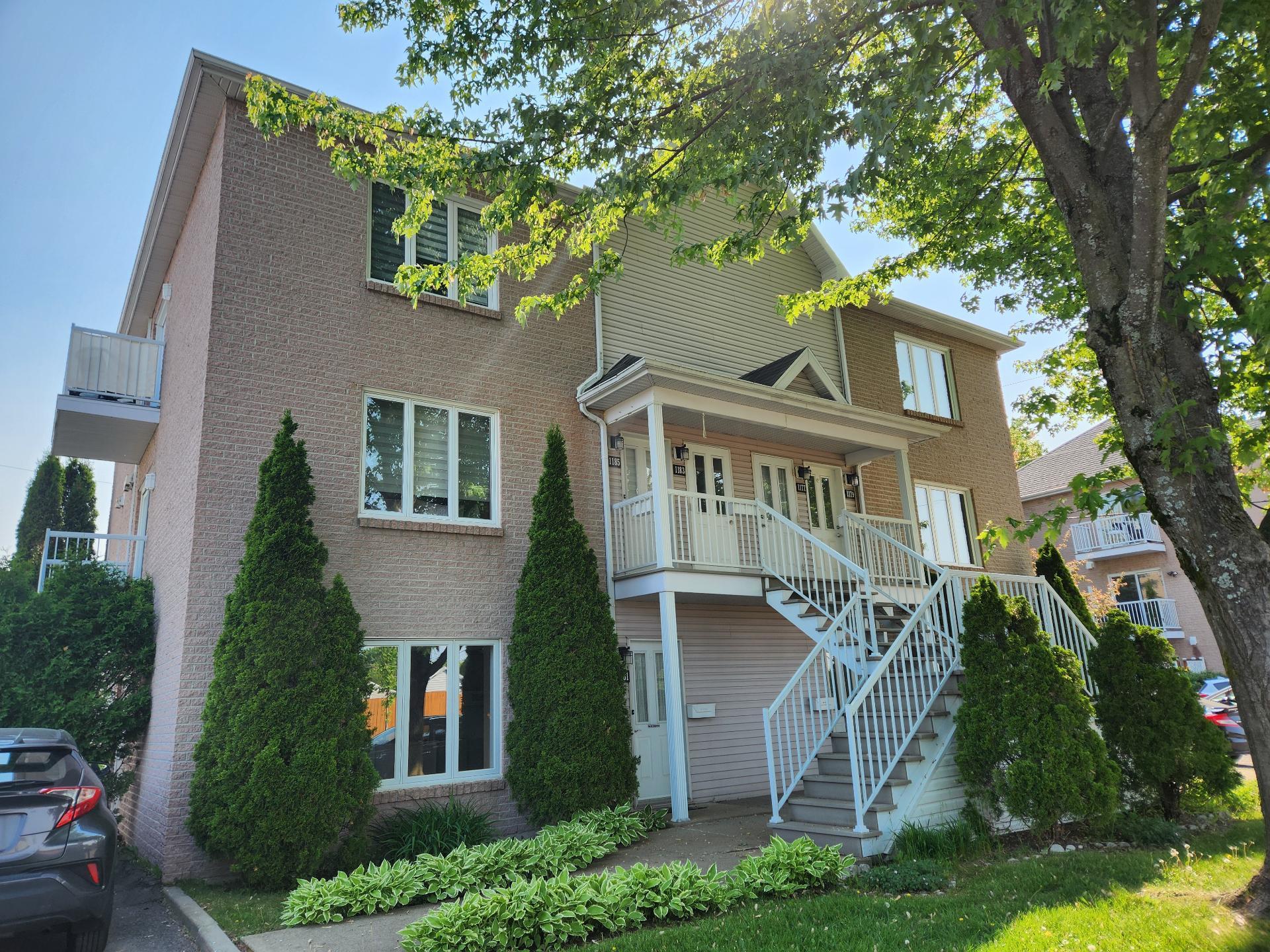 









1181


Rue de St-Julien

,
Québec (La Haute-Saint-Charles),




QC
G3E1S8

