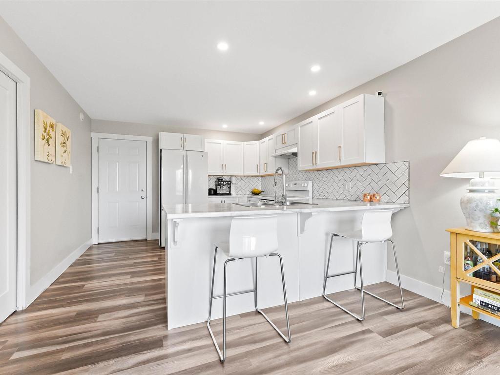












24 Brick Lane

,
Halifax,




NS
B3P 0G4

