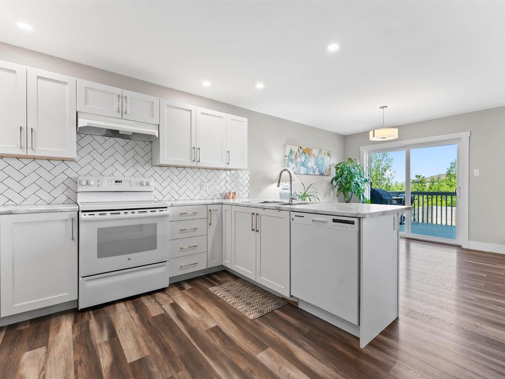 












24 Brick Lane

,
Halifax,




NS
B3P 0G4

