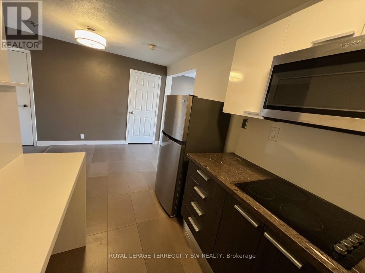 












3 - 213 QUEEN STREET E

,
Toronto,




Ontario
M5A1S2

