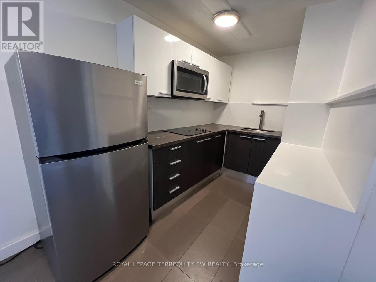 












3 - 213 QUEEN STREET E

,
Toronto,




Ontario
M5A1S2

