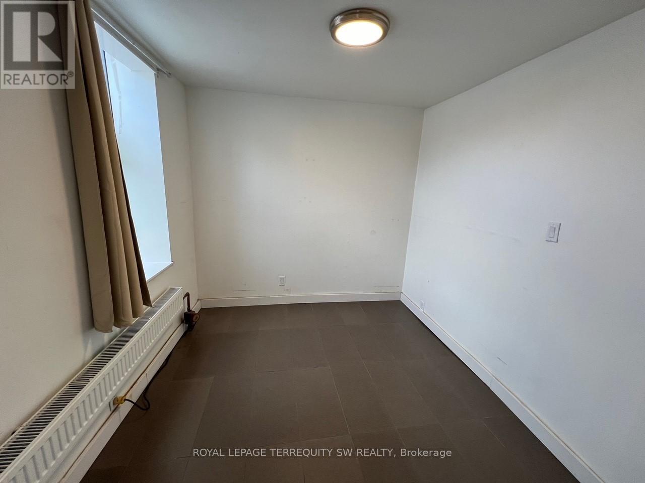 












3 - 213 QUEEN STREET E

,
Toronto,




Ontario
M5A1S2

