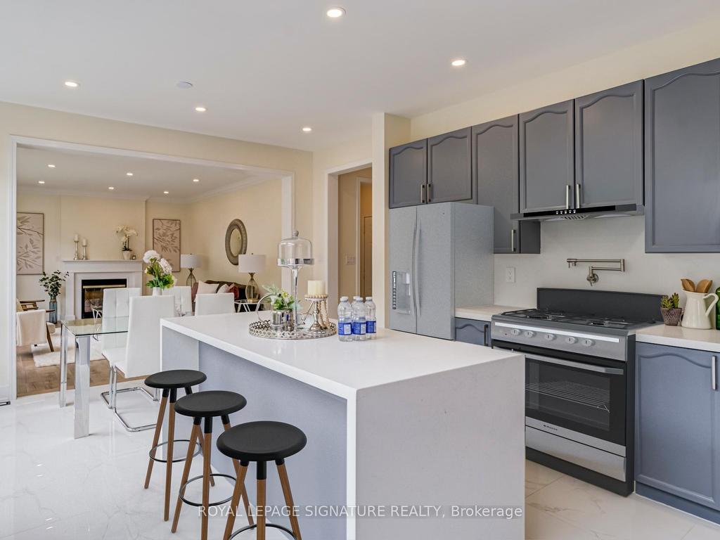 









854


Yates

Drive,
Milton,




ON
L9T 0E5

