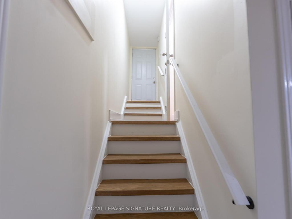 









854


Yates

Drive,
Milton,




ON
L9T 0E5

