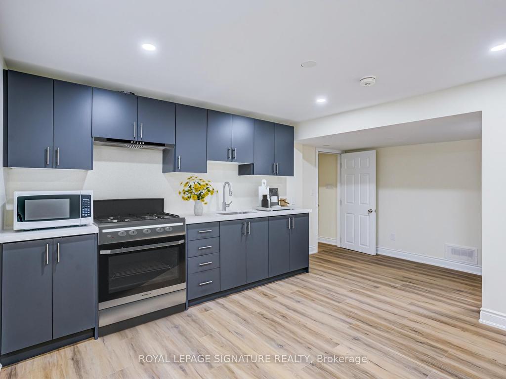 









854


Yates

Drive,
Milton,




ON
L9T 0E5

