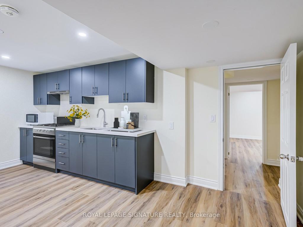 









854


Yates

Drive,
Milton,




ON
L9T 0E5

