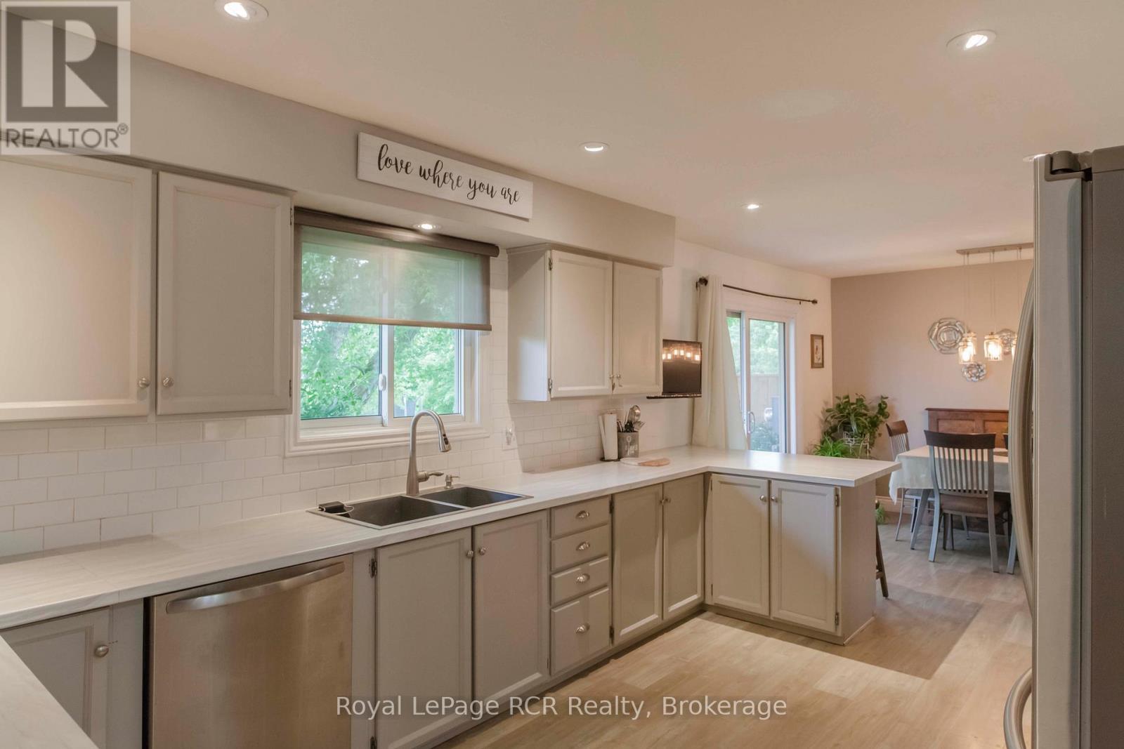 












202122 21 HIGHWAY

,
Georgian Bluffs,







Ontario
N4K5N7

