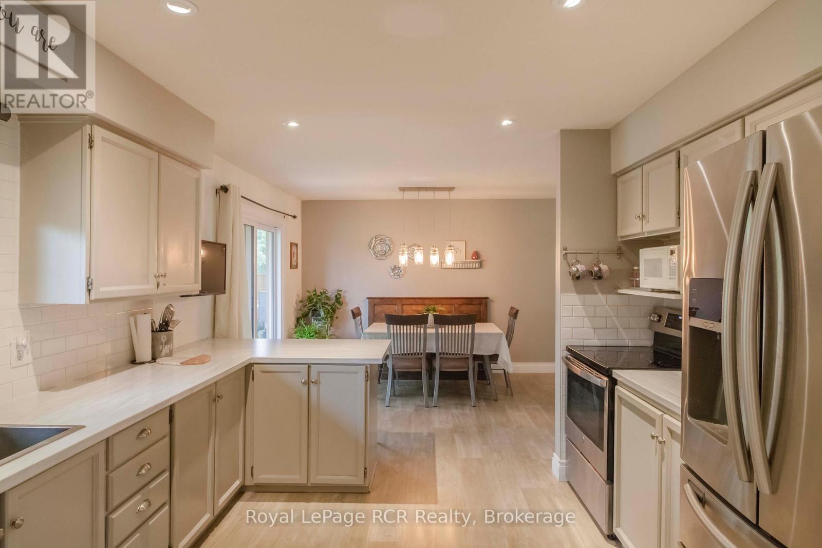 












202122 21 HIGHWAY

,
Georgian Bluffs,







Ontario
N4K5N7

