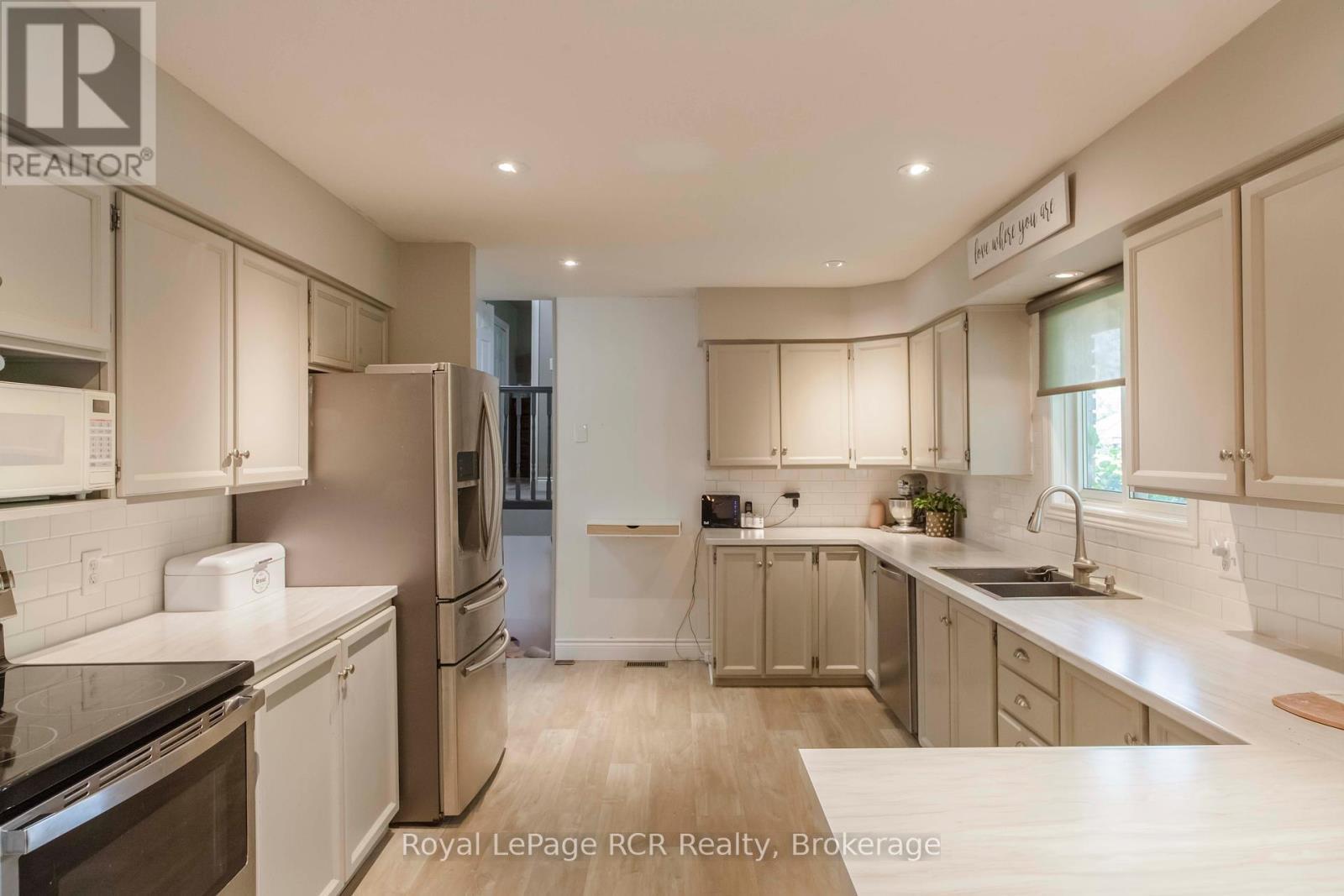 












202122 21 HIGHWAY

,
Georgian Bluffs,







Ontario
N4K5N7

