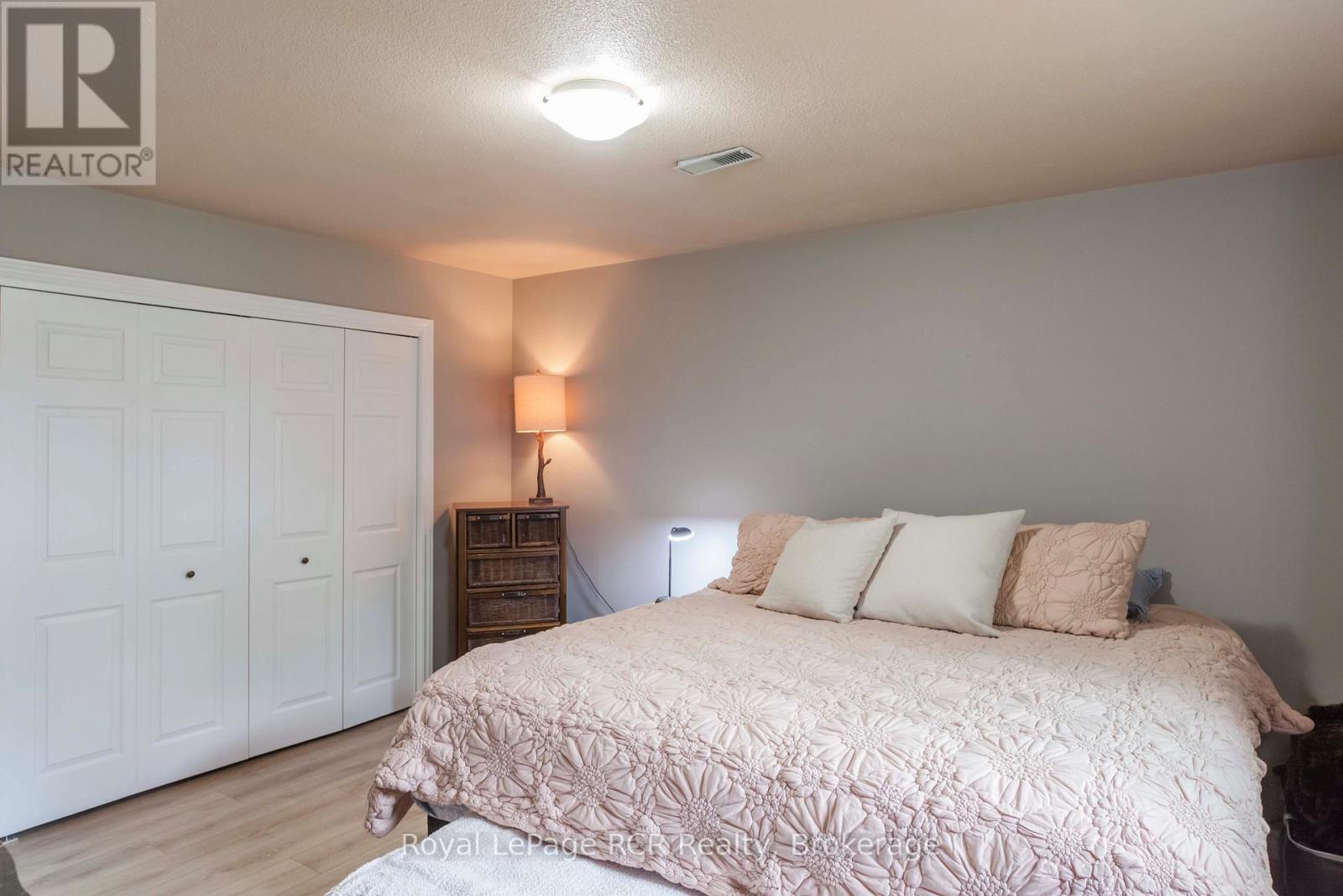 












202122 21 HIGHWAY

,
Georgian Bluffs,







Ontario
N4K5N7

