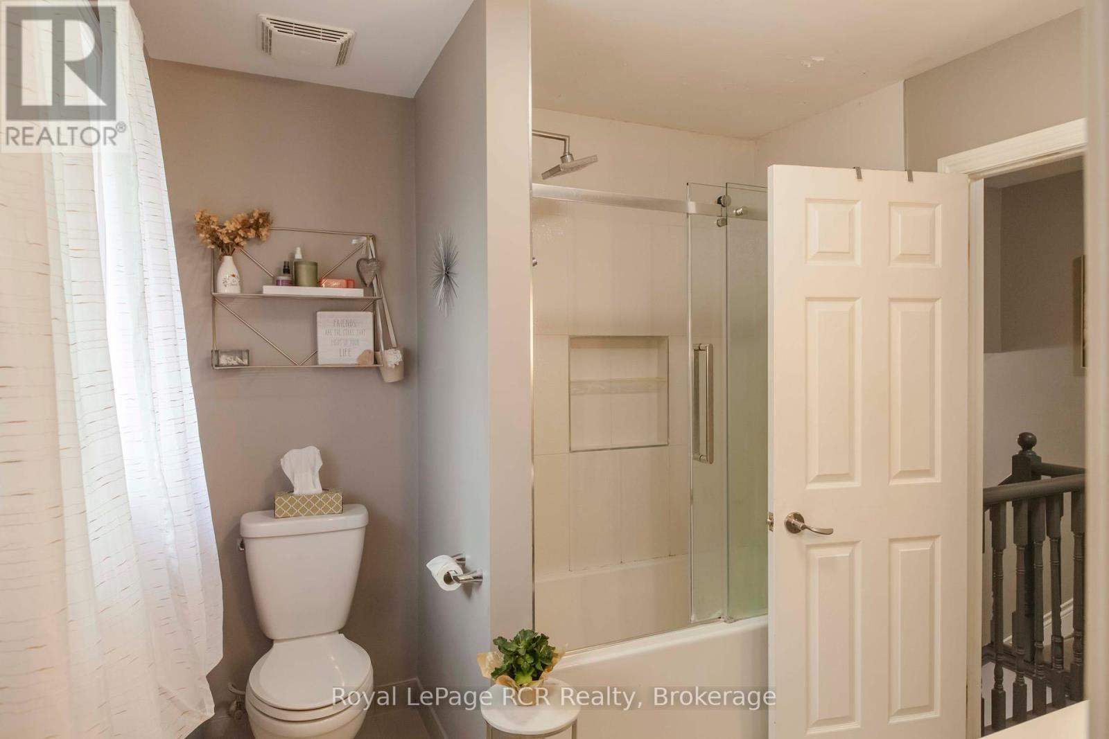 












202122 21 HIGHWAY

,
Georgian Bluffs,







Ontario
N4K5N7

