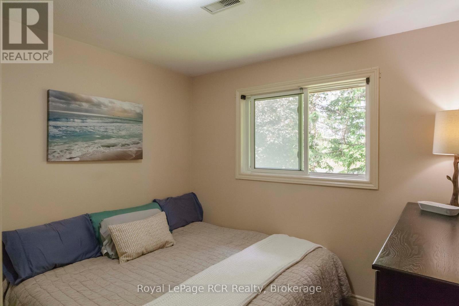 












202122 21 HIGHWAY

,
Georgian Bluffs,







Ontario
N4K5N7

