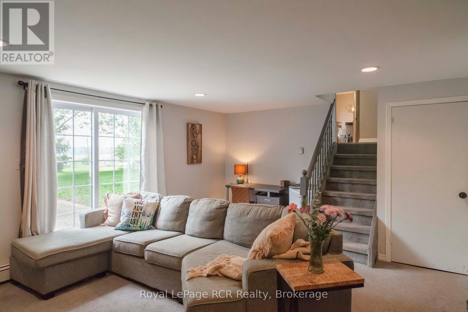 












202122 21 HIGHWAY

,
Georgian Bluffs,







Ontario
N4K5N7

