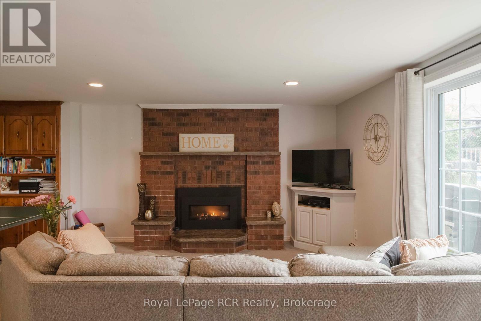 












202122 21 HIGHWAY

,
Georgian Bluffs,







Ontario
N4K5N7

