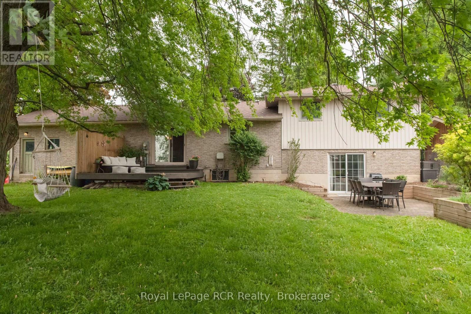 












202122 21 HIGHWAY

,
Georgian Bluffs,







Ontario
N4K5N7

