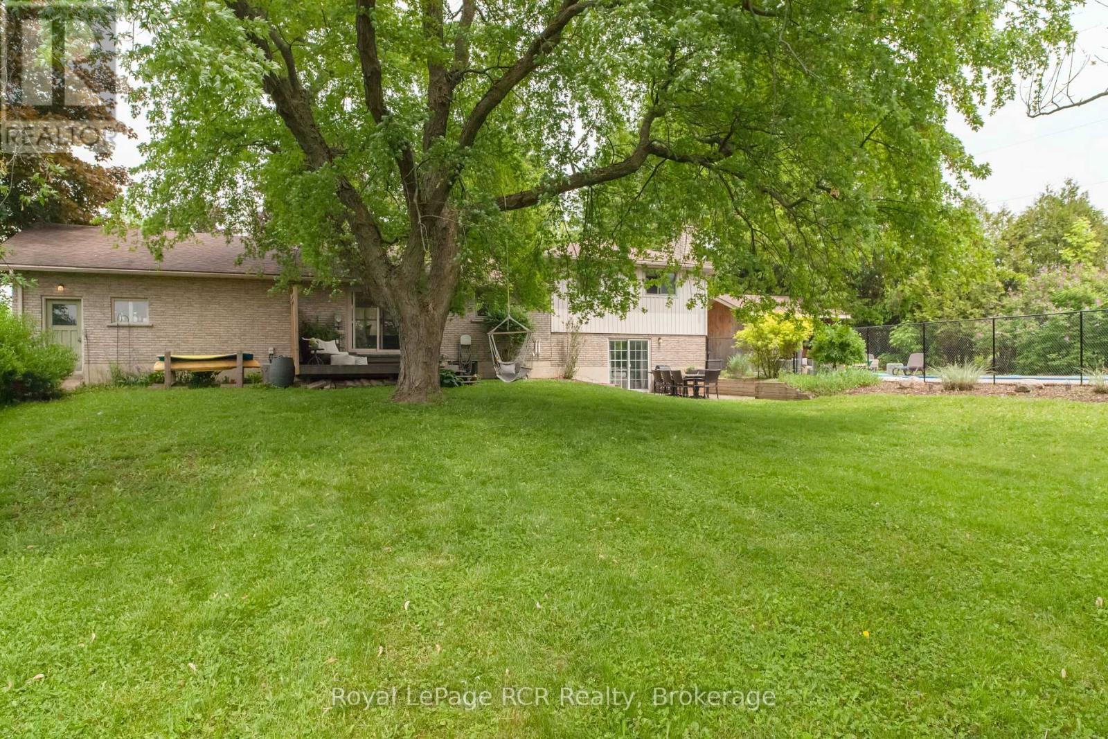 












202122 21 HIGHWAY

,
Georgian Bluffs,







Ontario
N4K5N7

