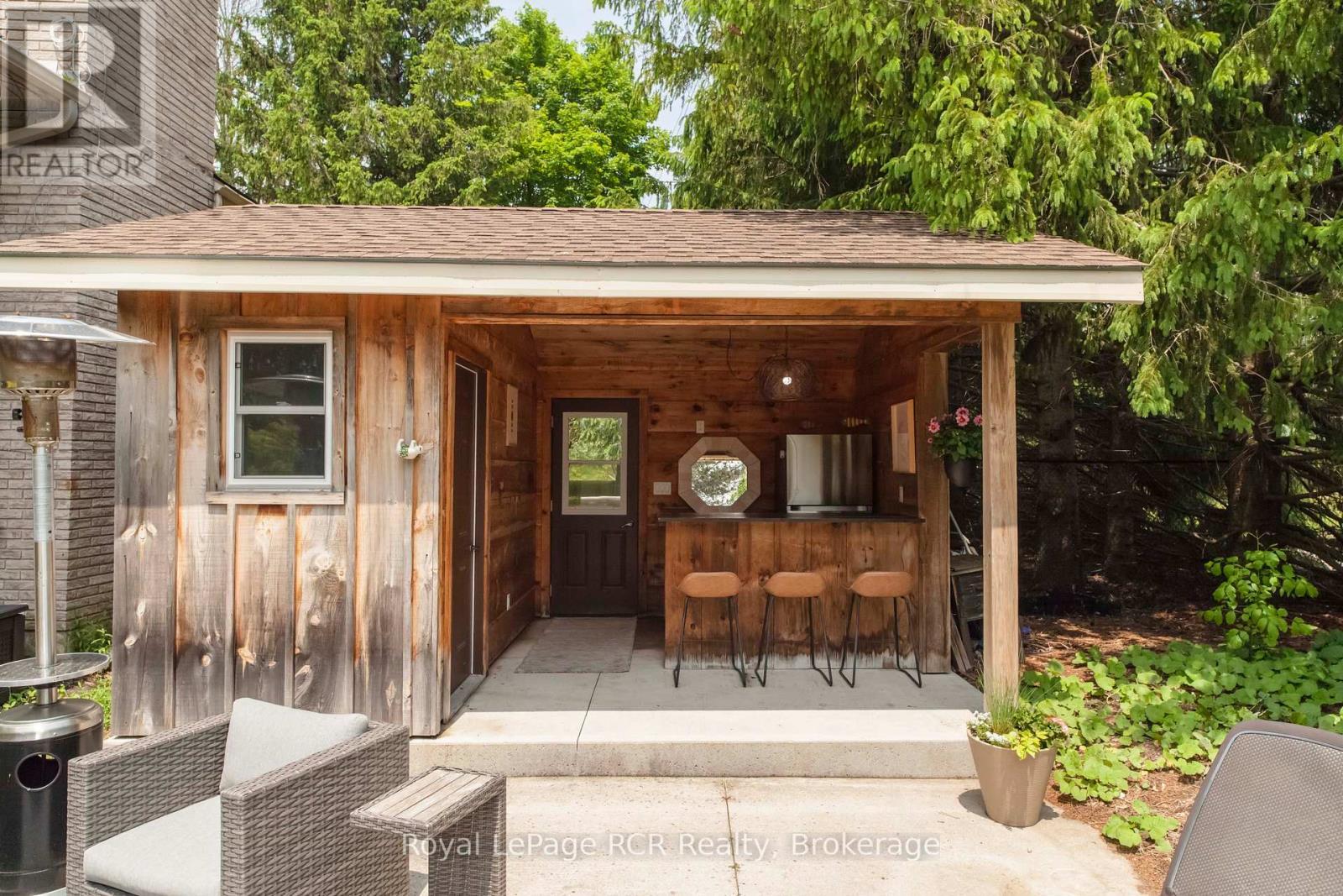 












202122 21 HIGHWAY

,
Georgian Bluffs,







Ontario
N4K5N7

