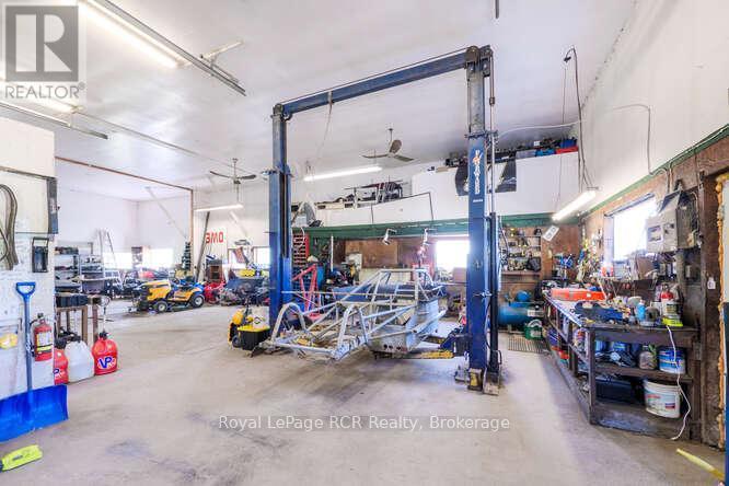 












202122 21 HIGHWAY

,
Georgian Bluffs,







Ontario
N4K5N7

