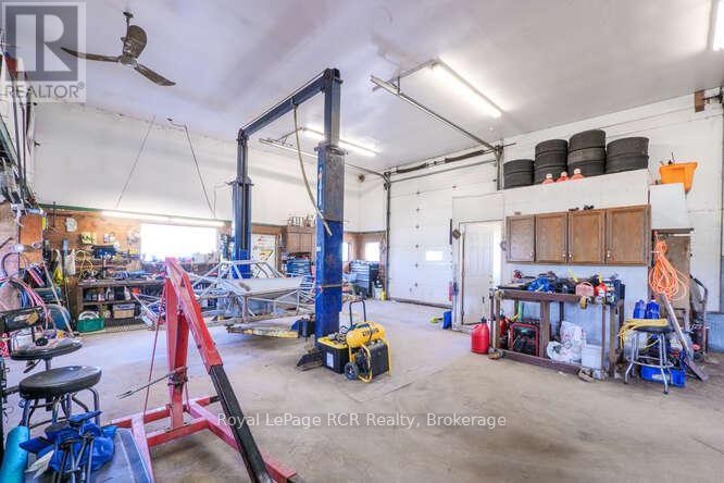 












202122 21 HIGHWAY

,
Georgian Bluffs,







Ontario
N4K5N7

