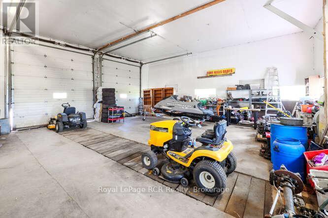 












202122 21 HIGHWAY

,
Georgian Bluffs,







Ontario
N4K5N7

