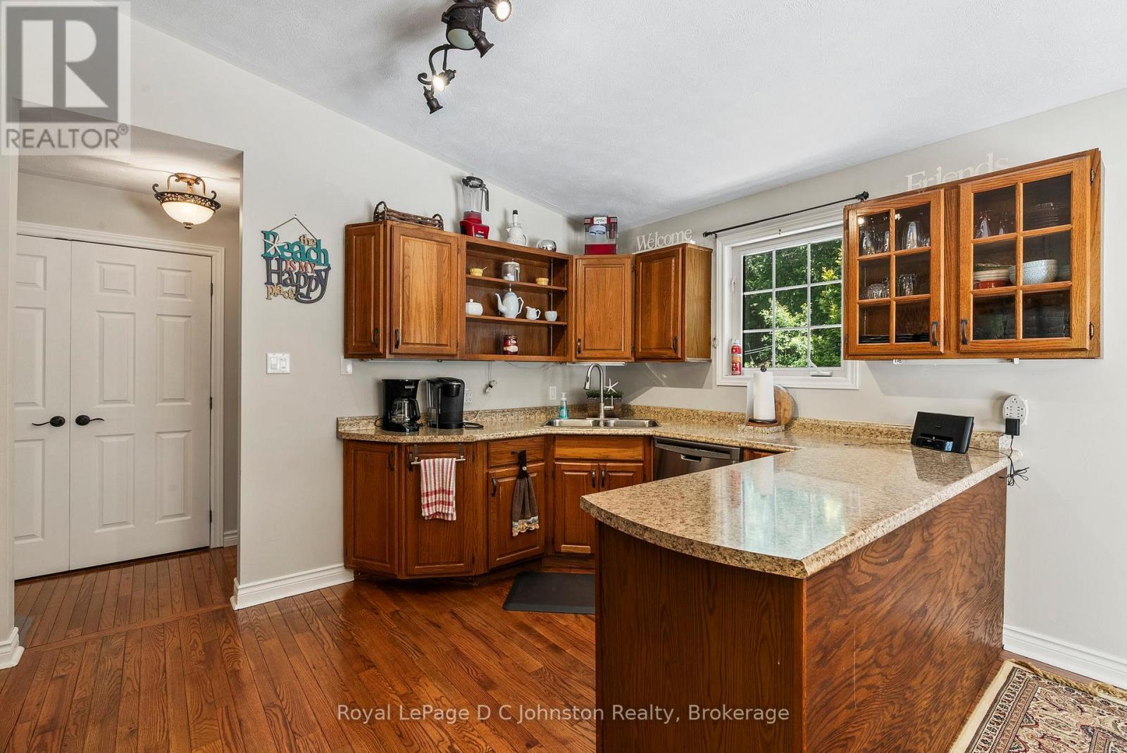 












10 MITCHELL LANE

,
Saugeen Shores,




Ontario
N0H2C1

