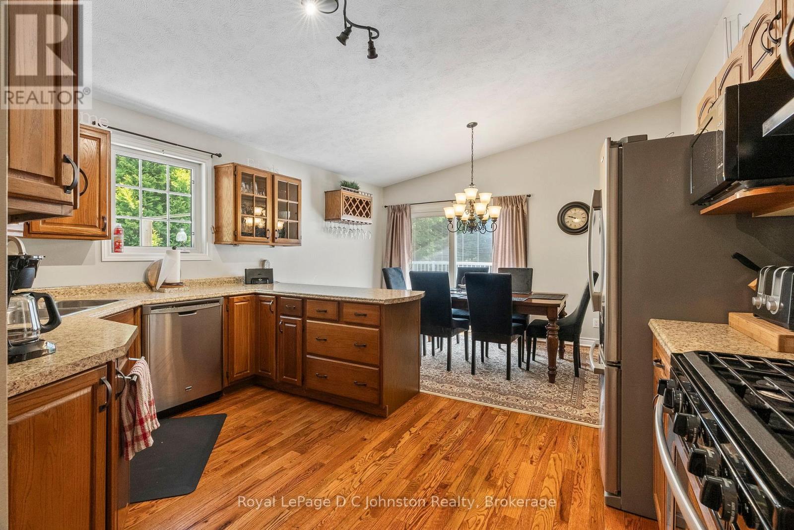 












10 MITCHELL LANE

,
Saugeen Shores,




Ontario
N0H2C1


