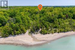 LAKEFRONT + RAVINE, 4 Season home, 3.14 Acres!