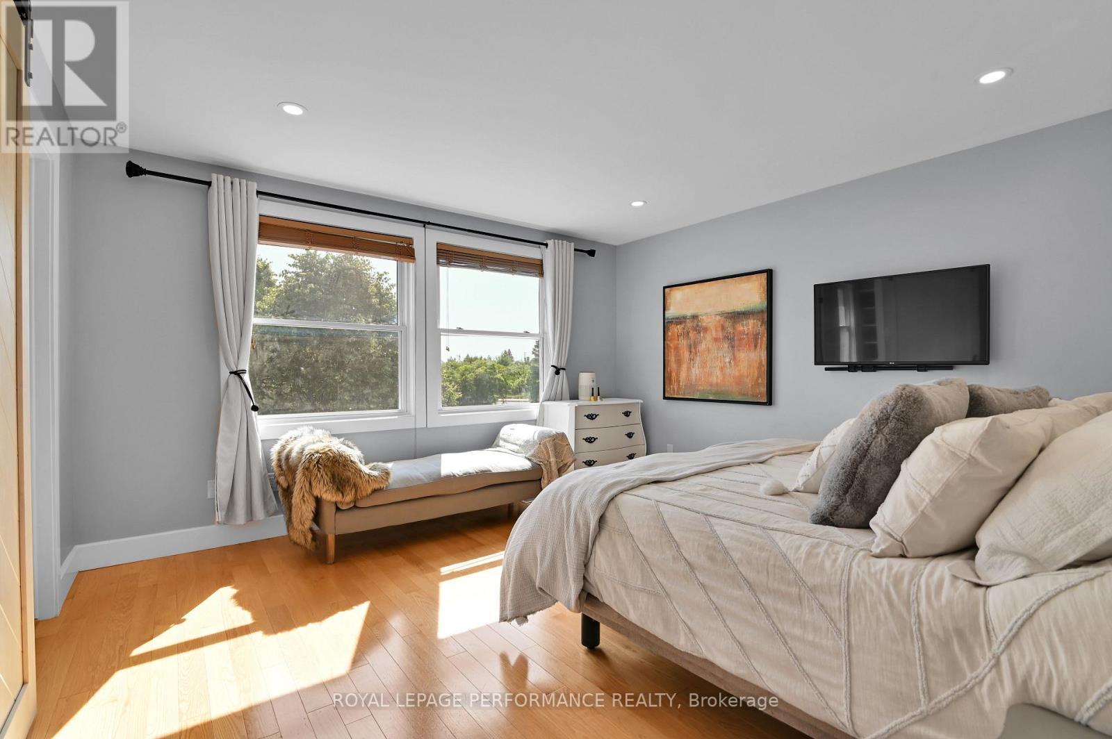 












135 ACKLAM TERRACE

,
Ottawa,




Ontario
K2K2J4

