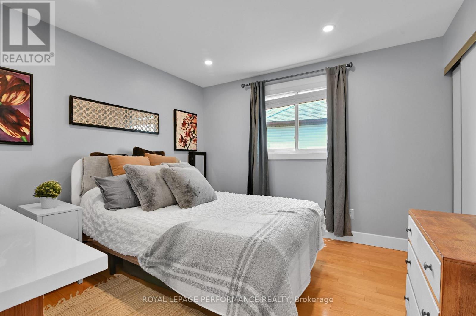 












135 ACKLAM TERRACE

,
Ottawa,




Ontario
K2K2J4

