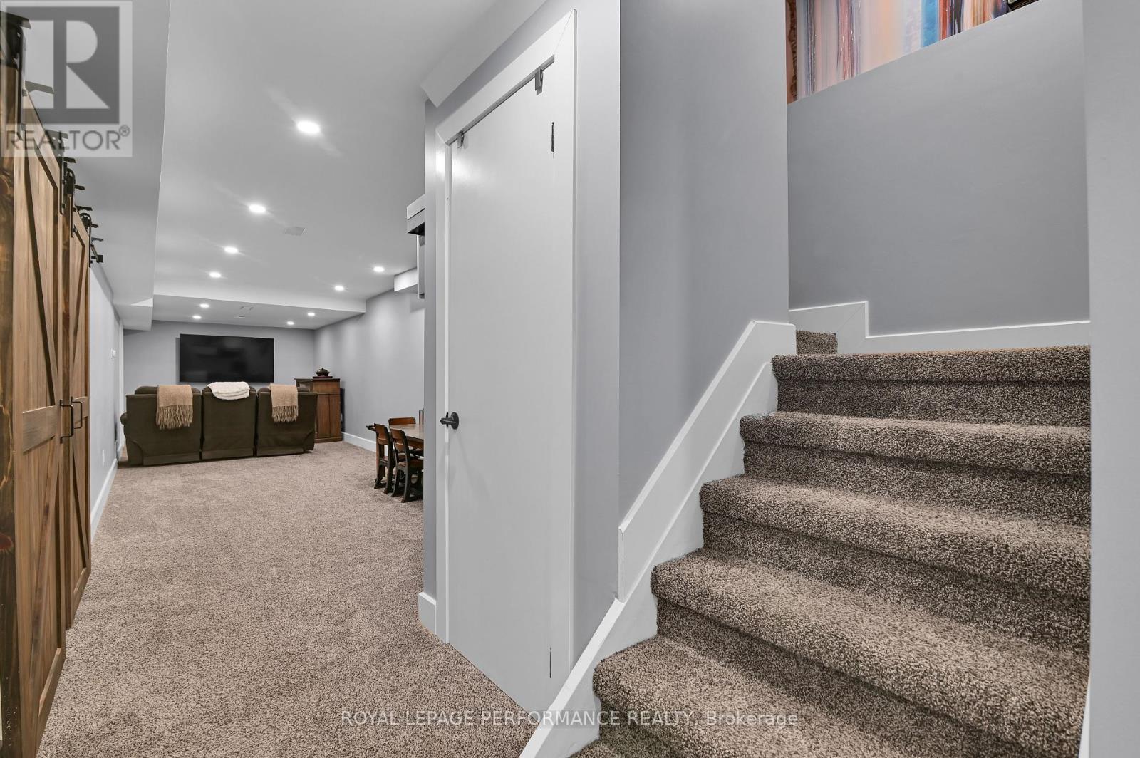 












135 ACKLAM TERRACE

,
Ottawa,




Ontario
K2K2J4

