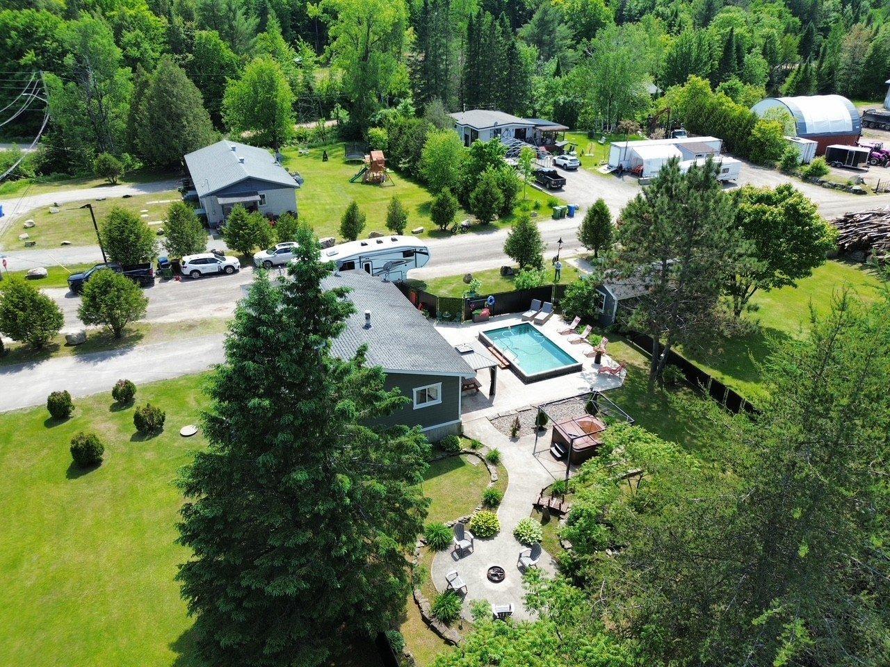 









1725


Route du Nord

,
Brownsburg-Chatham,




QC
J8G1E2

