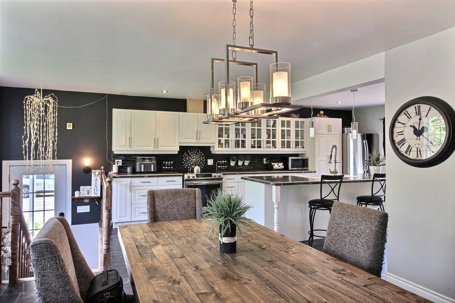 









1725


Route du Nord

,
Brownsburg-Chatham,




QC
J8G1E2

