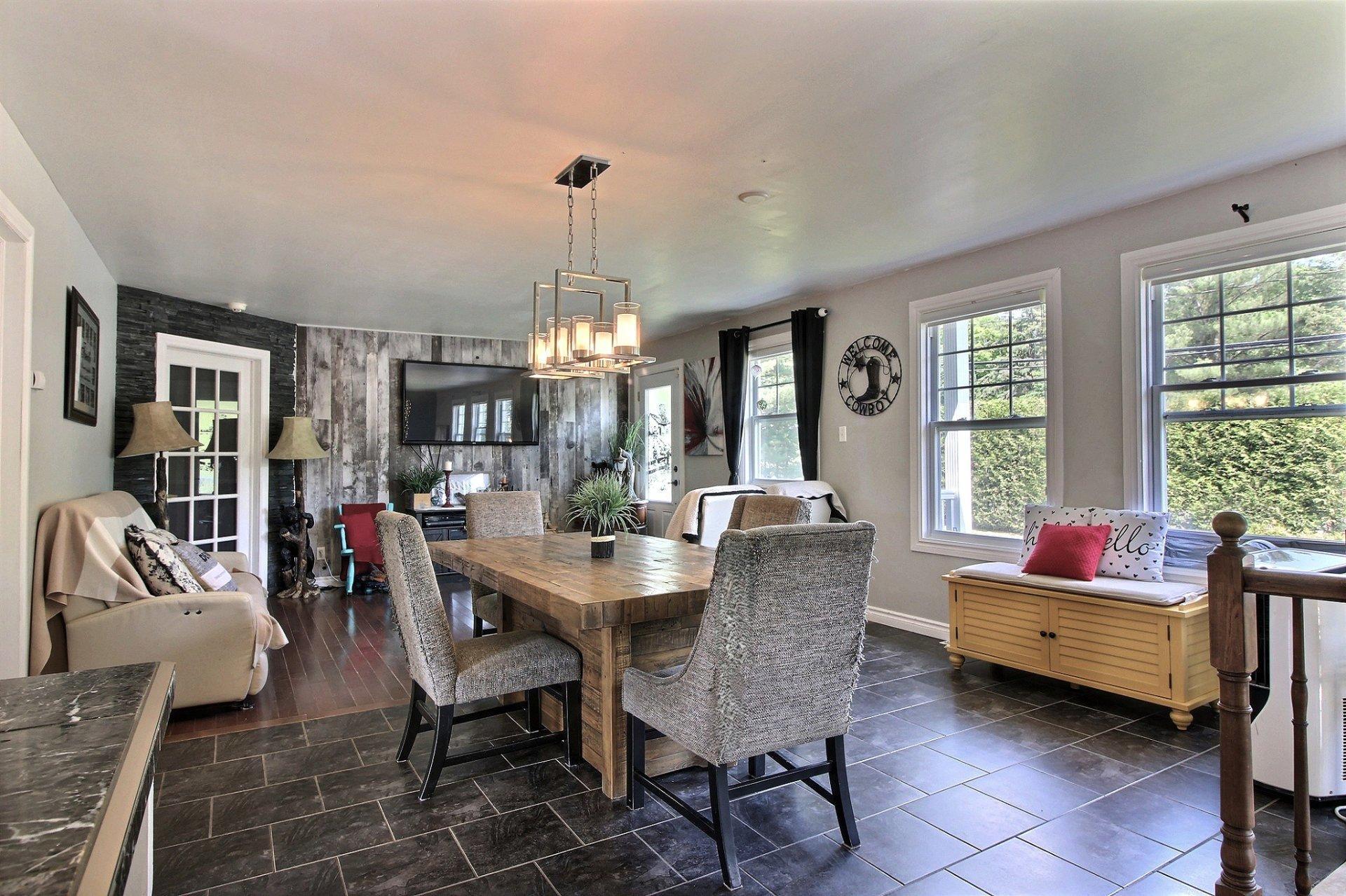 









1725


Route du Nord

,
Brownsburg-Chatham,




QC
J8G1E2

