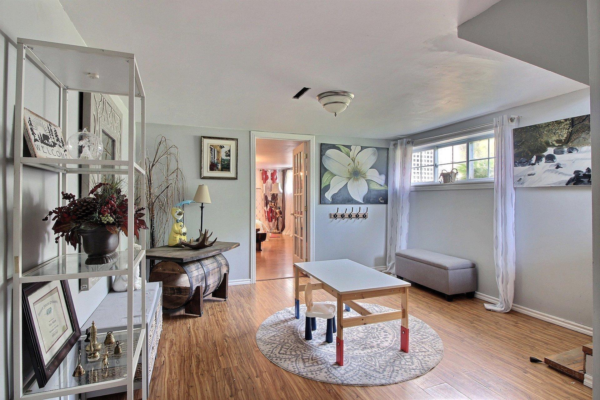 









1725


Route du Nord

,
Brownsburg-Chatham,




QC
J8G1E2

