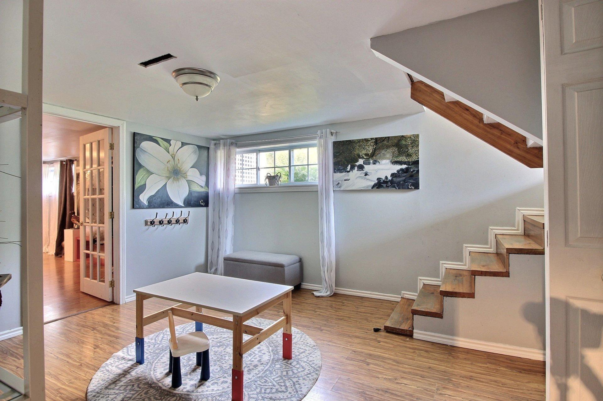 









1725


Route du Nord

,
Brownsburg-Chatham,




QC
J8G1E2

