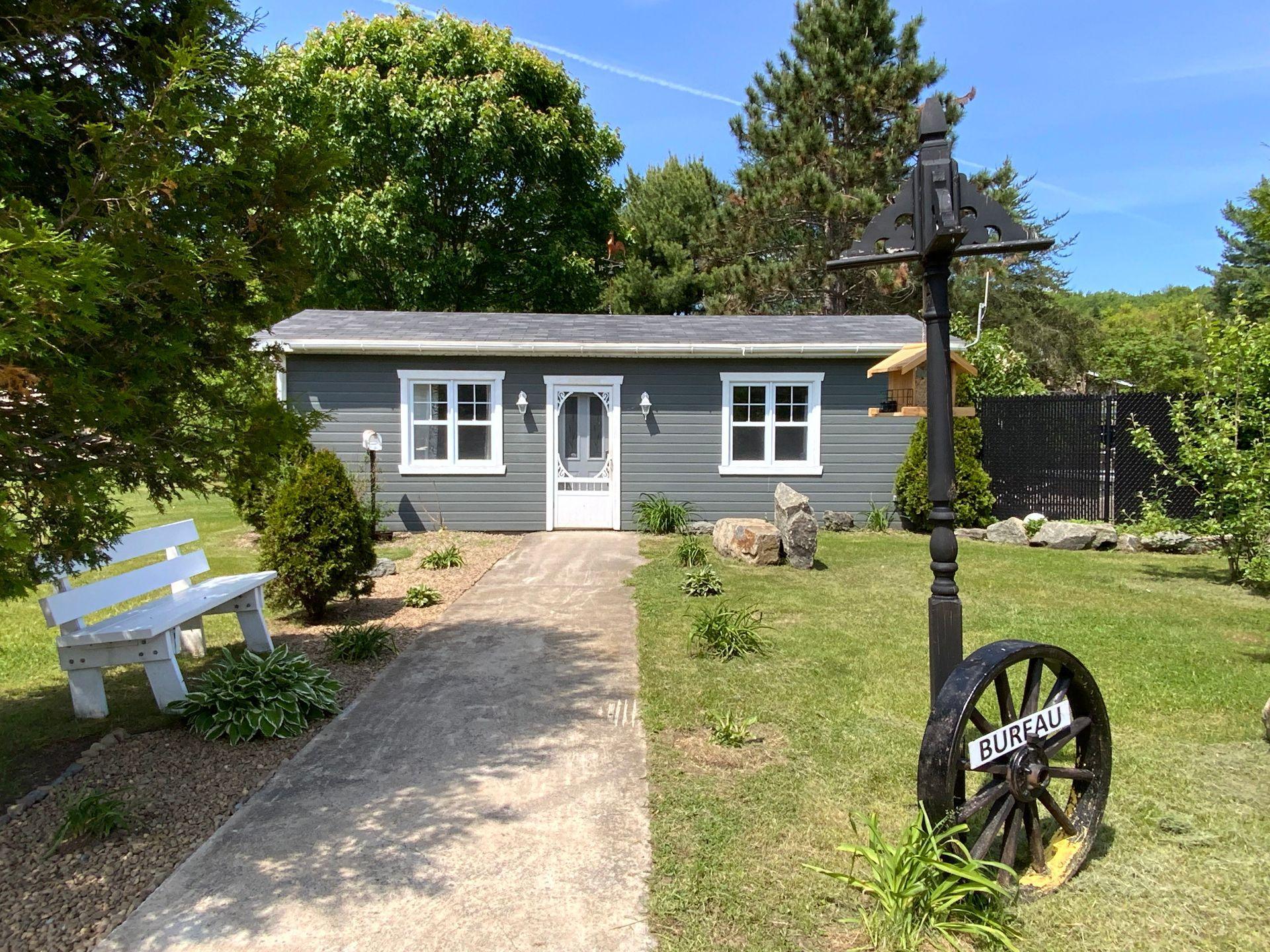 









1725


Route du Nord

,
Brownsburg-Chatham,




QC
J8G1E2

