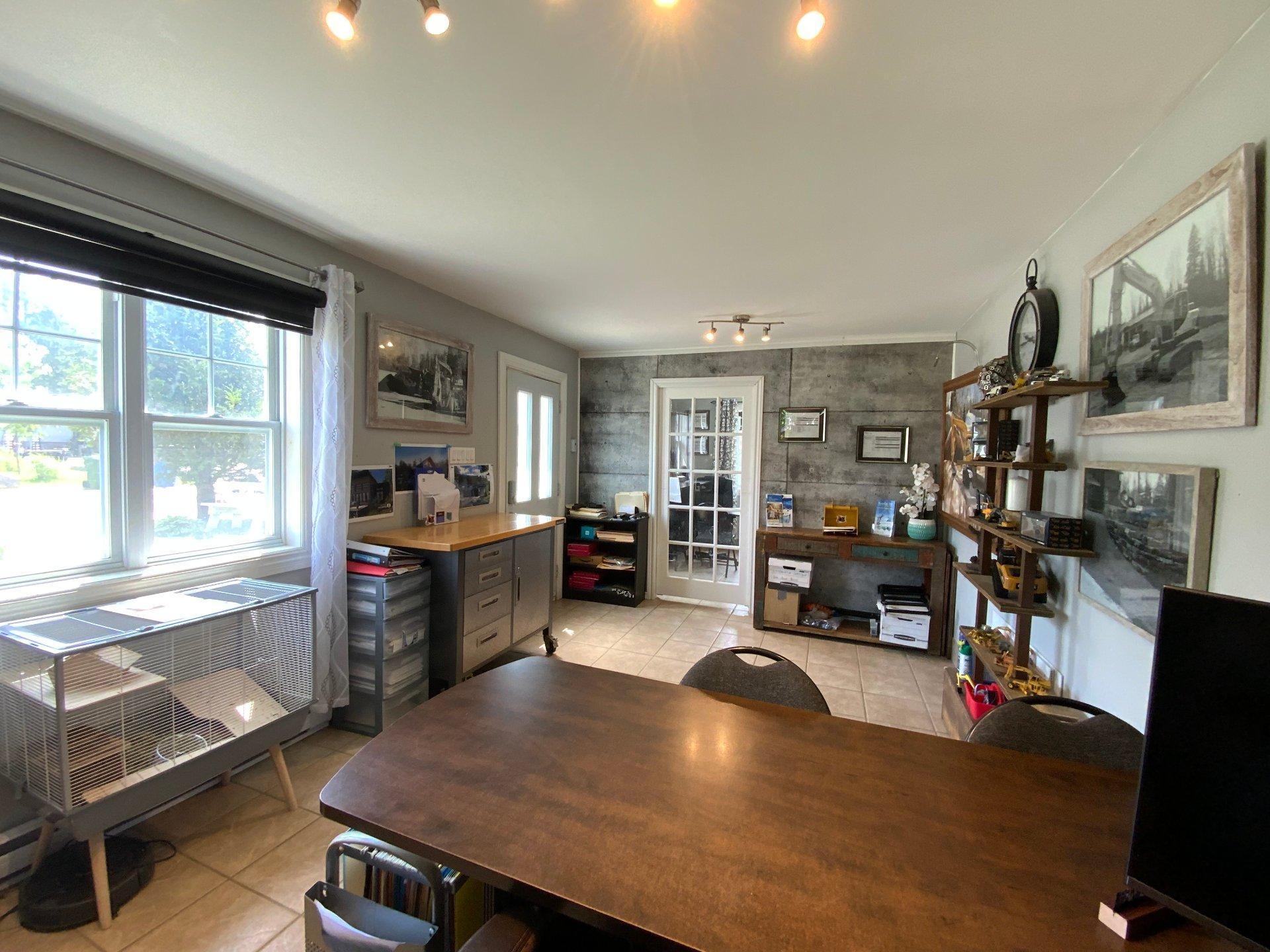









1725


Route du Nord

,
Brownsburg-Chatham,




QC
J8G1E2

