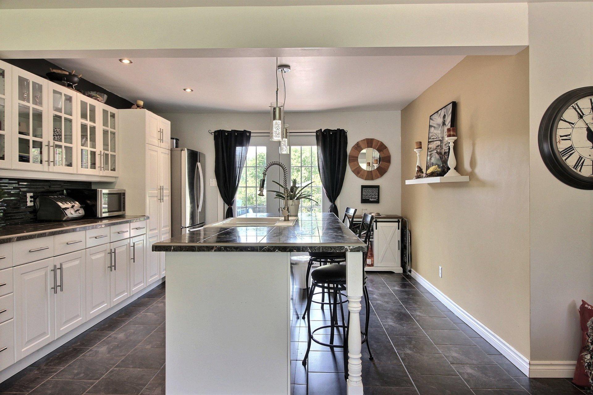 









1725


Route du Nord

,
Brownsburg-Chatham,




QC
J8G1E2

